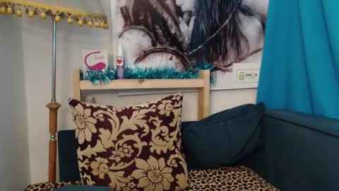 Snapshot of madoka_xxx chatting on 01-22-25, 01:20 Elizabeth online show from 01-22-25, 01:20