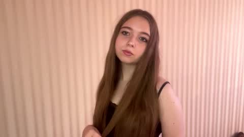 Snapshot of madonnalestourgeon chatting on 11-14-25, 01:32 Madonna online show from 11-14-25, 01:32