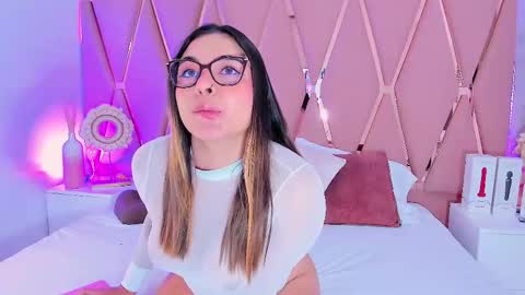 Mady James online show from 11-12-25, 12:38