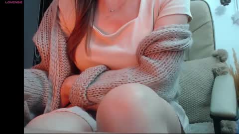 Snapshot of madyqueen chatting on 01-22-25, 07:34 Mara online show from 01-22-25, 07:34