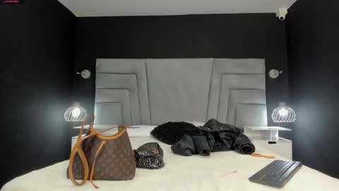 MAEE ANGELS online show from 01-27-25, 01:48