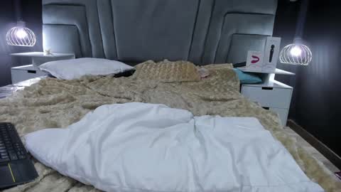 MAEE ANGELS online show from 02-06-25, 03:48