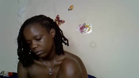 Snapshot of maee_y chatting on 12-04-25, 04:33 Maee online show from 12-04-25, 04:33