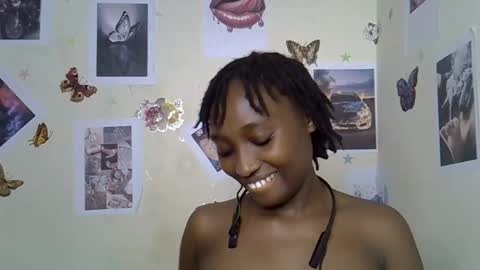 Snapshot of maee_y chatting on 01-15-26, 02:54 Maee online show from 01-15-26, 02:54