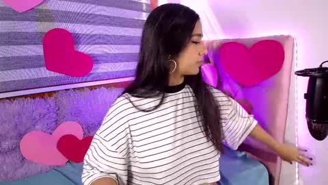 Snapshot of maeena chatting on 02-19-25, 02:34 maeena online show from 02-19-25, 02:34