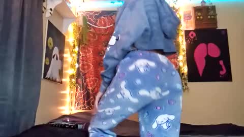 maevedotexe online show from 12-15-25, 03:00