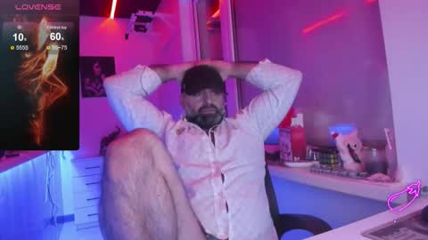 Snapshot of magabear chatting on 01-05-26, 05:27 Magabear online show from 01-05-26, 05:27