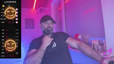 Snapshot of magabear chatting on 01-11-26, 08:25 Magabear online show from 01-11-26, 08:25