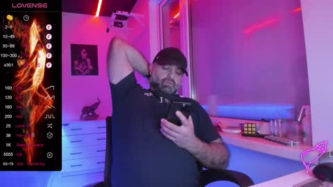 Snapshot of magabear chatting on 02-05-26, 10:47 Magabear online show from 02-05-26, 10:47