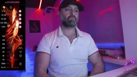 Snapshot of magabear chatting on 02-14-26, 12:07 Magabear online show from 02-14-26, 12:07