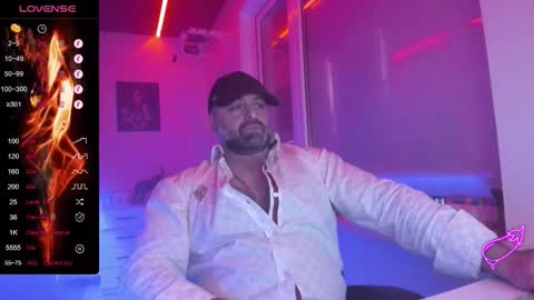 Snapshot of magabear chatting on 02-15-26, 10:58 Magabear online show from 02-15-26, 10:58