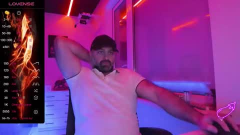 Snapshot of magabear chatting on 02-18-26, 03:46 Magabear online show from 02-18-26, 03:46