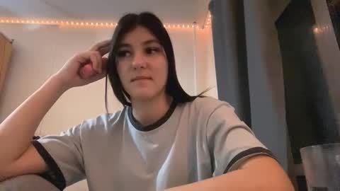 Snapshot of magandiegel chatting on 10-21-25, 10:38 Hello My name is May im new model here and little but shy but curious. online show from 10-21-25, 10:38