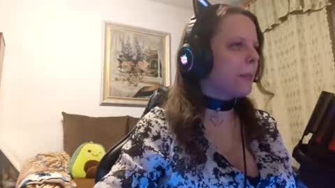 Nicole online show from 11-16-25, 04:23