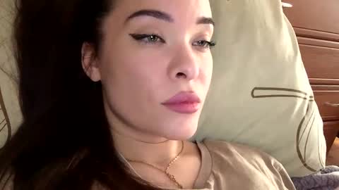 magggg658318 online show from 09-17-25, 09:33