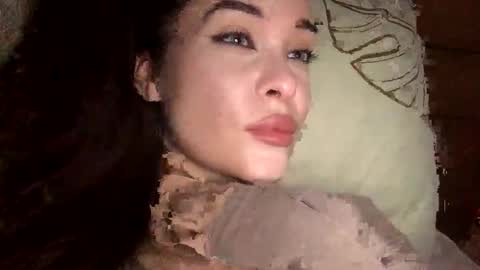 magggg658318 online show from 12-14-25, 03:06