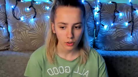 Maggie online show from 12-14-25, 01:33