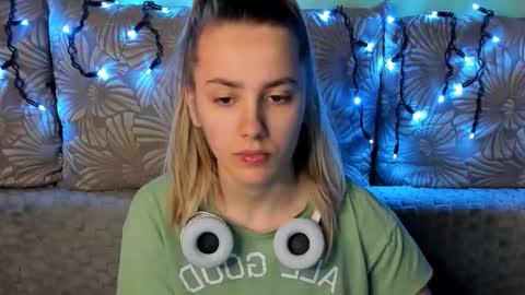 Maggie online show from 12-15-25, 03:00