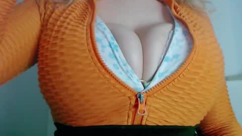 Maggie   online show from 01-27-25, 02:20