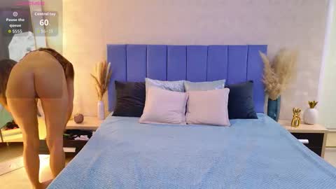 MaggieTurner online show from 11-25-25, 01:27