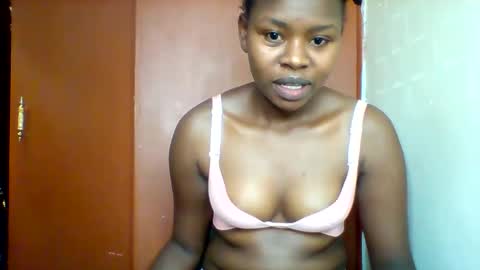 Snapshot of magic_bliss chatting on 10-24-25, 01:57 Bliss online show from 10-24-25, 01:57