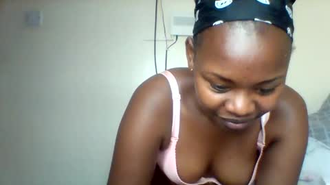 Snapshot of magic_bliss chatting on 11-06-25, 07:04 Bliss online show from 11-06-25, 07:04