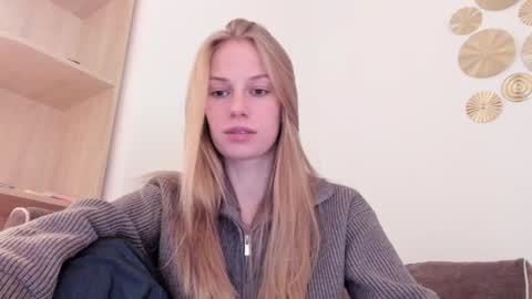 Alice  online show from 11-06-25, 01:12