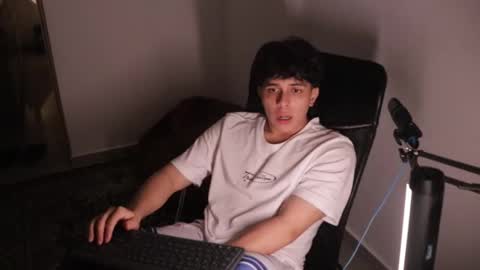 Tony Hoffa online show from 11-17-25, 04:18