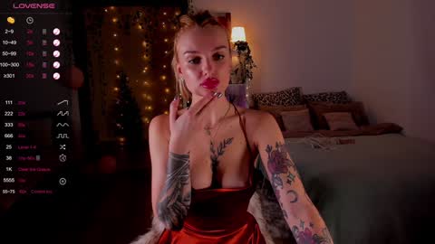Snapshot of magiclovexo chatting on 01-08-25, 04:44 MagicLove online show from 01-08-25, 04:44