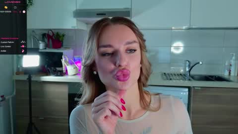 Snapshot of magiclovexo chatting on 10-07-25, 02:53 MagicLove online show from 10-07-25, 02:53