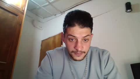 Snapshot of magico_9809 chatting on 01-26-25, 05:34 BRAYAN online show from 01-26-25, 05:34