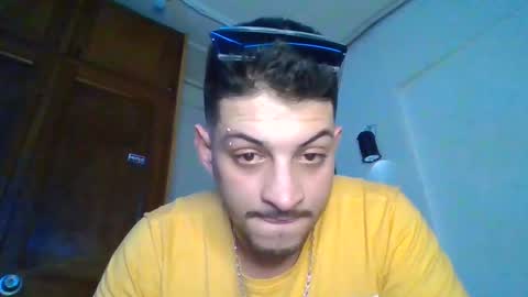 Snapshot of magico_9809 chatting on 01-28-25, 08:15 BRAYAN online show from 01-28-25, 08:15