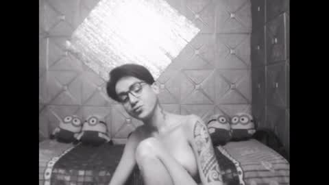 Snapshot of magicsaya chatting on 01-04-25, 01:21 TsKaycee online show from 01-04-25, 01:21