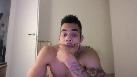 Snapshot of magicsempai chatting on 01-10-25, 12:15 Magicsempai online show from 01-10-25, 12:15