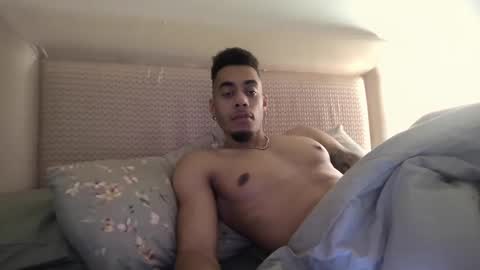 Snapshot of magicsempai chatting on 02-03-25, 03:38 Magicsempai online show from 02-03-25, 03:38