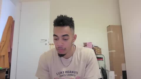 Snapshot of magicsempai chatting on 03-03-25, 11:55 Magicsempai online show from 03-03-25, 11:55