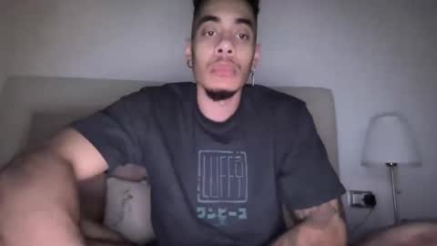 Snapshot of magicsempai chatting on 03-05-25, 03:40 Magicsempai online show from 03-05-25, 03:40