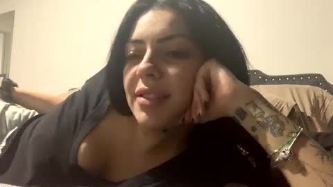 Snapshot of magicvalentine11 chatting on 12-16-25, 06:18 magicvalentine11 online show from 12-16-25, 06:18