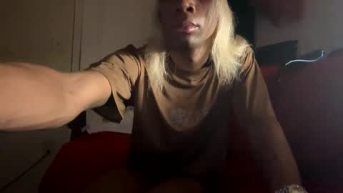 Snapshot of magiicboo chatting on 10-23-25, 04:56 magiicboo online show from 10-23-25, 04:56