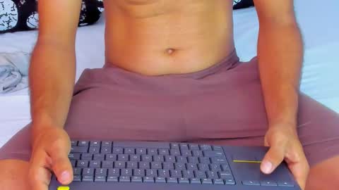 Magnus Alejo online show from 11-25-25, 11:32