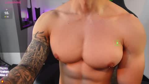 Snapshot of magnus_savage chatting on 09-19-25, 04:07 If you want me to use the Lovense please let me know  --    online show from 09-19-25, 04:07
