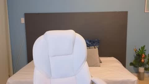 Maiaa Ruiz  online show from 12-31-24, 03:09