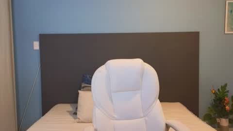 Maiaa Ruiz  online show from 01-04-25, 12:49