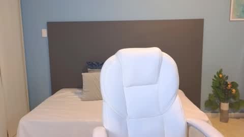 Maiaa Ruiz  online show from 01-18-25, 01:40