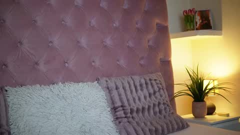  Maia  online show from 11-11-25, 09:37