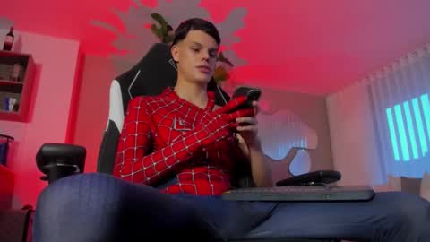 MAICOL  online show from 10-31-25, 10:44