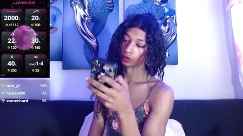 Snapshot of maidi_hot chatting on 12-29-24, 04:30 Bella Maidi online show from 12-29-24, 04:30