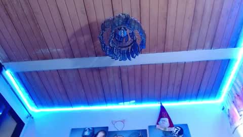 Snapshot of maidi_hot chatting on 01-18-25, 05:04 Bella Maidi online show from 01-18-25, 05:04