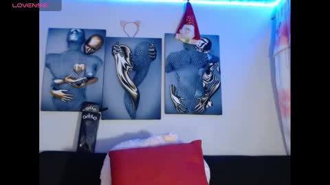 Snapshot of maidi_hot chatting on 01-22-25, 10:07 Bella Maidi online show from 01-22-25, 10:07