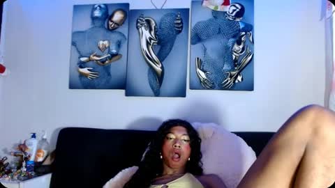 Snapshot of maidi_hot chatting on 02-05-25, 03:31 Bella Maidi online show from 02-05-25, 03:31